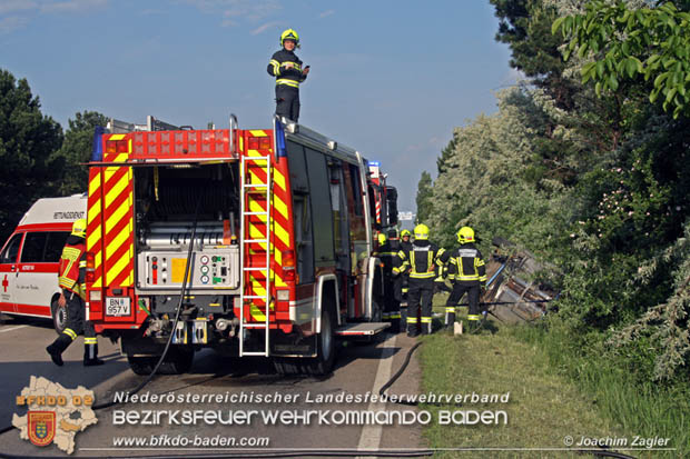 20180518 Verkehrsunfall mit Personenrettung auf der Badener Umfahrungsstraße LB210 Foto: © Joachim Zagler BFK BADEN 20180518 Verkehrsunfall mit Personenrettung auf der Badener Umfahrungsstraße LB210 Foto: © Joachim Zagler BFK BADEN