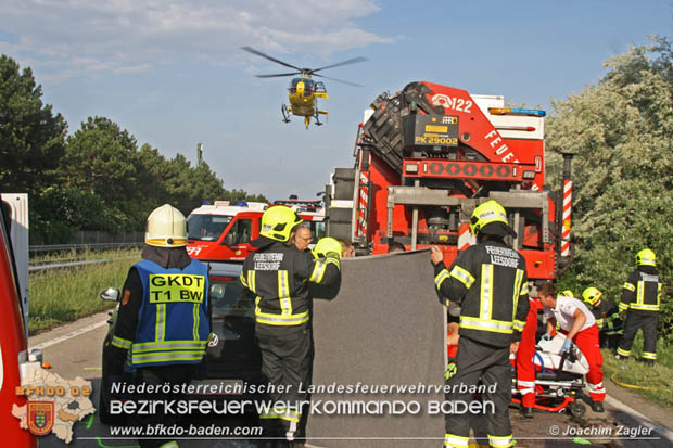 20180518 Verkehrsunfall mit Personenrettung auf der Badener Umfahrungsstraße LB210 Foto: © Joachim Zagler BFK BADEN 20180518 Verkehrsunfall mit Personenrettung auf der Badener Umfahrungsstraße LB210 Foto: © Joachim Zagler BFK BADEN