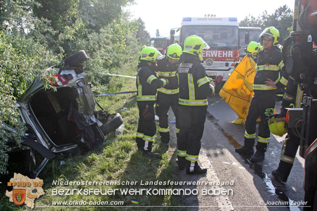 20180518 Verkehrsunfall mit Personenrettung auf der Badener Umfahrungsstraße LB210 Foto: © Joachim Zagler BFK BADEN 20180518 Verkehrsunfall mit Personenrettung auf der Badener Umfahrungsstraße LB210 Foto: © Joachim Zagler BFK BADEN