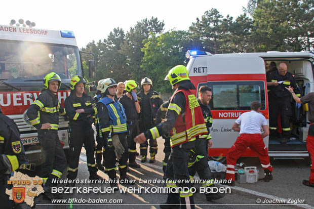20180518 Verkehrsunfall mit Personenrettung auf der Badener Umfahrungsstraße LB210 Foto: © Joachim Zagler BFK BADEN 20180518 Verkehrsunfall mit Personenrettung auf der Badener Umfahrungsstraße LB210 Foto: © Joachim Zagler BFK BADEN