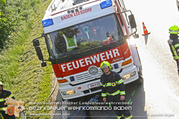 20180518 Verkehrsunfall mit Personenrettung auf der Badener Umfahrungsstraße LB210 Foto: © Joachim Zagler BFK BADEN 20180518 Verkehrsunfall mit Personenrettung auf der Badener Umfahrungsstraße LB210 Foto: © Joachim Zagler BFK BADEN