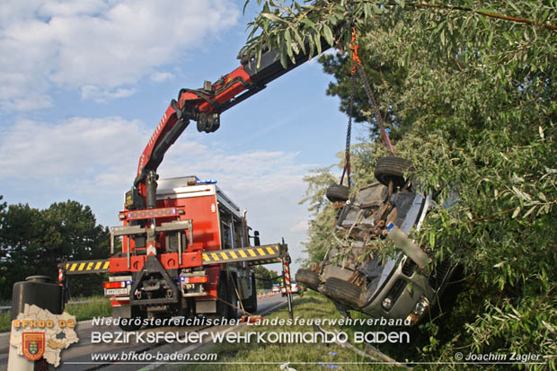 20180518 Verkehrsunfall mit Personenrettung auf der Badener Umfahrungsstraße LB210 Foto: © Joachim Zagler BFK BADEN 20180518 Verkehrsunfall mit Personenrettung auf der Badener Umfahrungsstraße LB210 Foto: © Joachim Zagler BFK BADEN