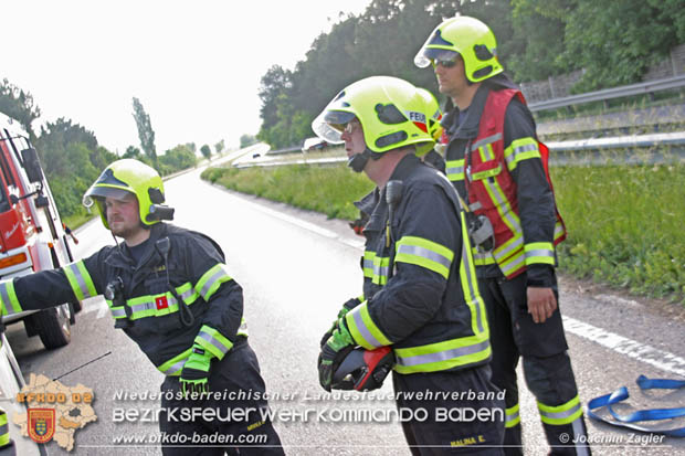 20180518 Verkehrsunfall mit Personenrettung auf der Badener Umfahrungsstraße LB210 Foto: © Joachim Zagler BFK BADEN 20180518 Verkehrsunfall mit Personenrettung auf der Badener Umfahrungsstraße LB210 Foto: © Joachim Zagler BFK BADEN