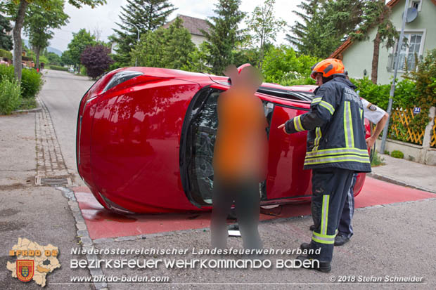 20180524 Verkehrsunfall mit Unfallgegnerflucht mitten im Tribuswinkler Wohngebiet  Foto: © Stefan Schneider