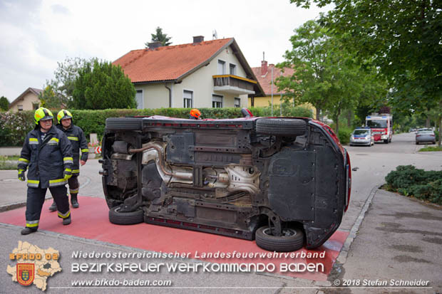 20180524 Verkehrsunfall mit Unfallgegnerflucht mitten im Tribuswinkler Wohngebiet  Foto: © Stefan Schneider