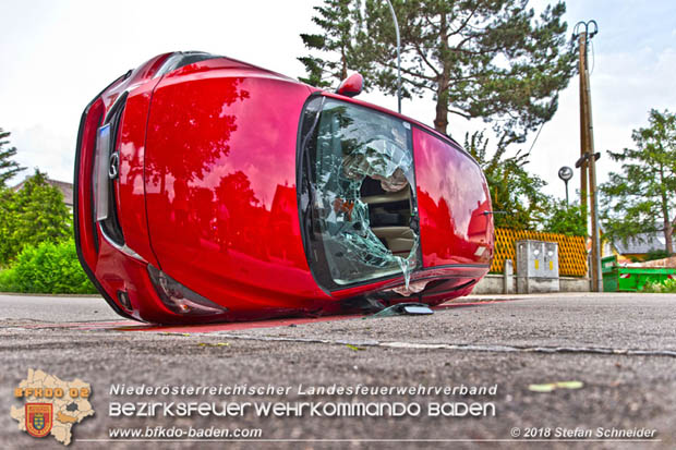 20180524 Verkehrsunfall mit Unfallgegnerflucht mitten im Tribuswinkler Wohngebiet  Foto: © Stefan Schneider