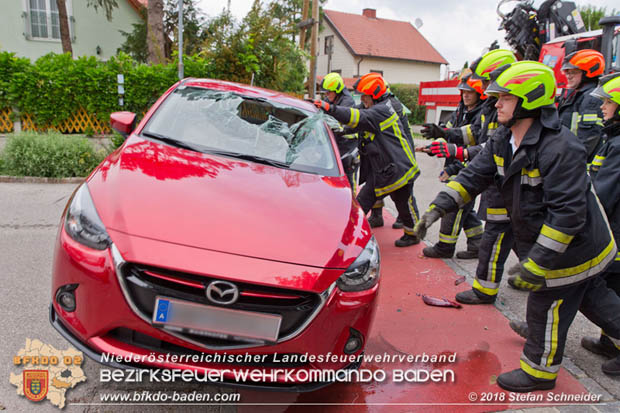 20180524 Verkehrsunfall mit Unfallgegnerflucht mitten im Tribuswinkler Wohngebiet  Foto: © Stefan Schneider