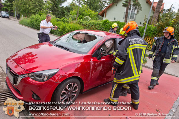 20180524 Verkehrsunfall mit Unfallgegnerflucht mitten im Tribuswinkler Wohngebiet  Foto: © Stefan Schneider