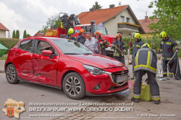 20180524 Verkehrsunfall mit Unfallgegnerflucht mitten im Tribuswinkler Wohngebiet  Foto: © Stefan Schneider