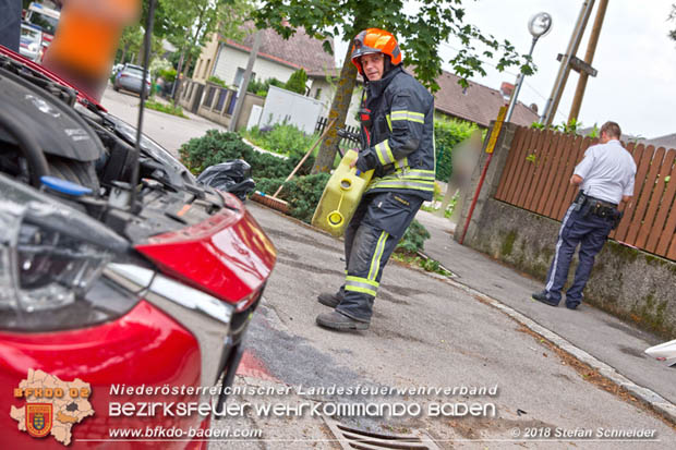 20180524 Verkehrsunfall mit Unfallgegnerflucht mitten im Tribuswinkler Wohngebiet  Foto: © Stefan Schneider