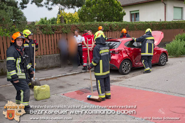 20180524 Verkehrsunfall mit Unfallgegnerflucht mitten im Tribuswinkler Wohngebiet  Foto: © Stefan Schneider