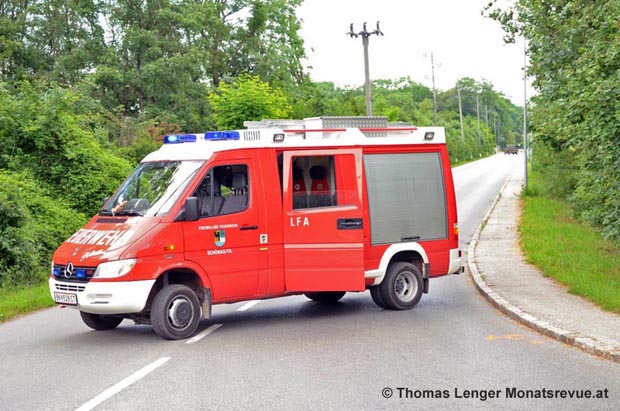 20180527 Verkehrsunfall auf der LB18 Höhe Schönau a.d.Triesting Foto: © Thomas Lenger Monatsrevue.at 20180527 Verkehrsunfall auf der LB18 Höhe Schönau a.d.Triesting Foto: © Thomas Lenger Monatsrevue.at
