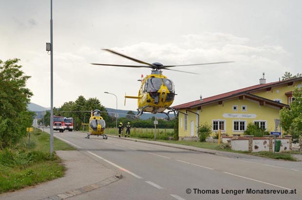 20180527 Verkehrsunfall auf der LB18 Höhe Schönau a.d.Triesting Foto: © Thomas Lenger Monatsrevue.at 20180527 Verkehrsunfall auf der LB18 Höhe Schönau a.d.Triesting Foto: © Thomas Lenger Monatsrevue.at