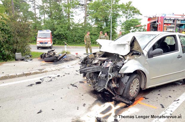 20180527 Verkehrsunfall auf der LB18 Höhe Schönau a.d.Triesting Foto: © Thomas Lenger Monatsrevue.at 20180527 Verkehrsunfall auf der LB18 Höhe Schönau a.d.Triesting Foto: © Thomas Lenger Monatsrevue.at