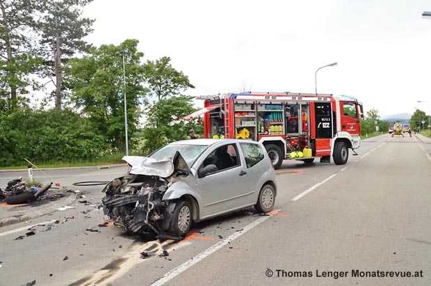 20180527 Verkehrsunfall auf der LB18 Höhe Schönau a.d.Triesting Foto: © Thomas Lenger Monatsrevue.at 20180527 Verkehrsunfall auf der LB18 Höhe Schönau a.d.Triesting Foto: © Thomas Lenger Monatsrevue.at