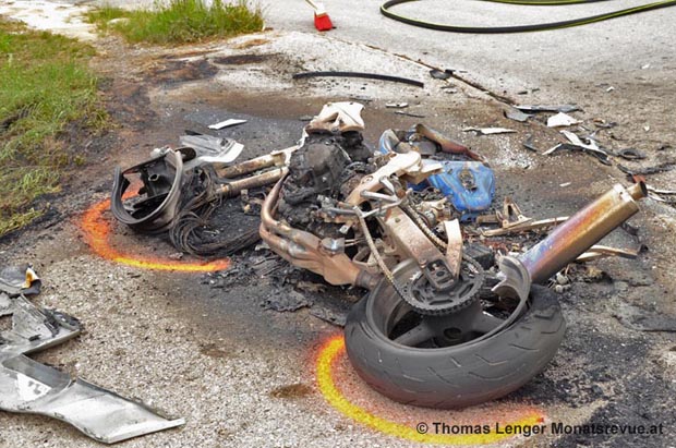 20180527 Verkehrsunfall auf der LB18 Höhe Schönau a.d.Triesting Foto: © Thomas Lenger Monatsrevue.at 20180527 Verkehrsunfall auf der LB18 Höhe Schönau a.d.Triesting Foto: © Thomas Lenger Monatsrevue.at