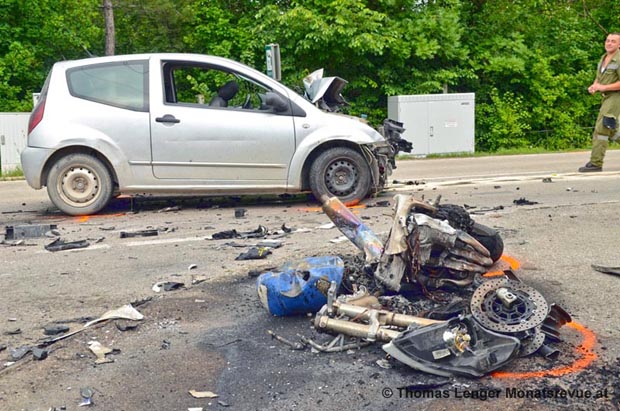 20180527 Verkehrsunfall auf der LB18 Höhe Schönau a.d.Triesting Foto: © Thomas Lenger Monatsrevue.at 20180527 Verkehrsunfall auf der LB18 Höhe Schönau a.d.Triesting Foto: © Thomas Lenger Monatsrevue.at