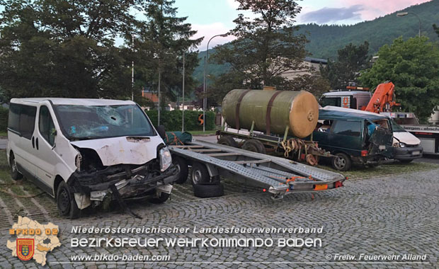 20180528 Verkehrsunfall A21 Bereich Hochstraß Bezirk Baden   Foto: © Freiwillige Feuerwehr Alland
