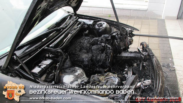 20180528 Fahrzeugbrand in Gainfarn Foto: © FF Gainfarn 2018 20180528 Fahrzeugbrand in Gainfarn Foto: © FF Gainfarn 2018