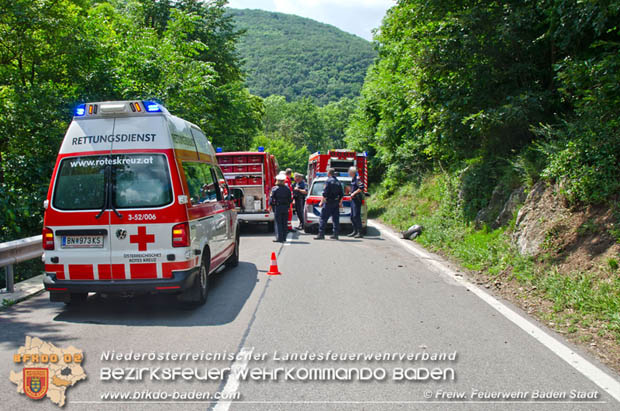 20180604 Verkehrsunfall im Helenental  Foto:  © Freiwillige Feuerwehr Baden-Stadt
