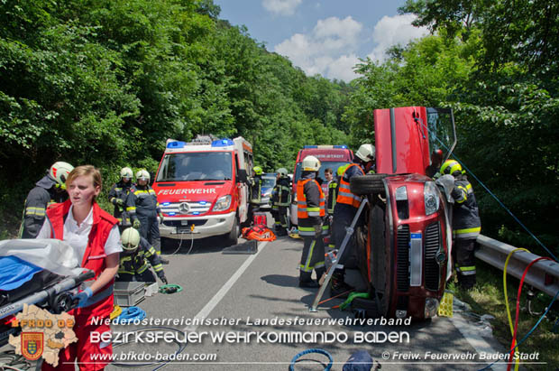 20180604 Verkehrsunfall im Helenental  Foto:  © Freiwillige Feuerwehr Baden-Stad