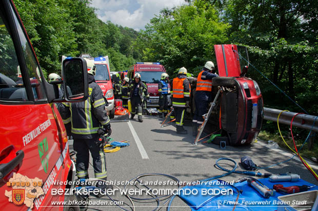 20180604 Verkehrsunfall im Helenental  Foto:  © Freiwillige Feuerwehr Baden-Stadt