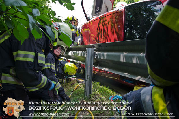 20180604 Verkehrsunfall im Helenental  Foto:  © Freiwillige Feuerwehr Baden-Stadt