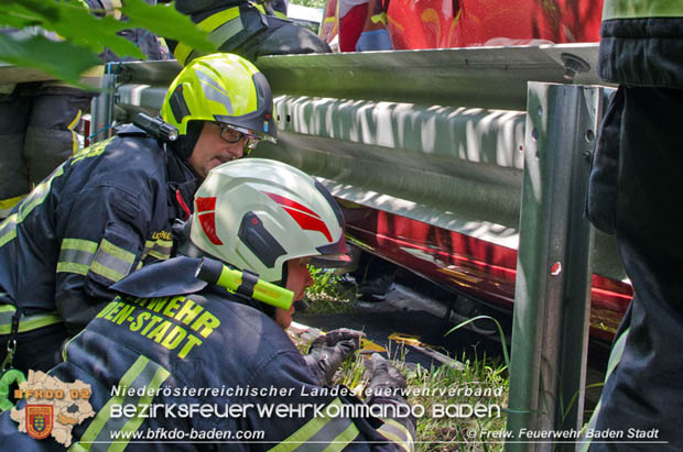 20180604 Verkehrsunfall im Helenental  Foto:  © Freiwillige Feuerwehr Baden-Stadt