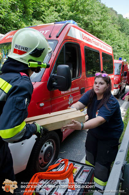 20180604 Verkehrsunfall im Helenental  Foto:  © Freiwillige Feuerwehr Baden-Stadt