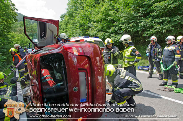 20180604 Verkehrsunfall im Helenental  Foto:  © Freiwillige Feuerwehr Baden-Stadt