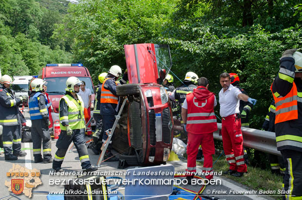 20180604 Verkehrsunfall im Helenental  Foto:  © Freiwillige Feuerwehr Baden-Stadt