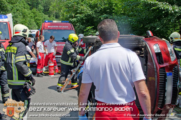 20180604 Verkehrsunfall im Helenental  Foto:  © Freiwillige Feuerwehr Baden-Stadt