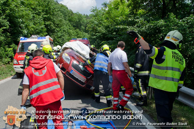 20180604 Verkehrsunfall im Helenental  Foto:  © Freiwillige Feuerwehr Baden-Stadt