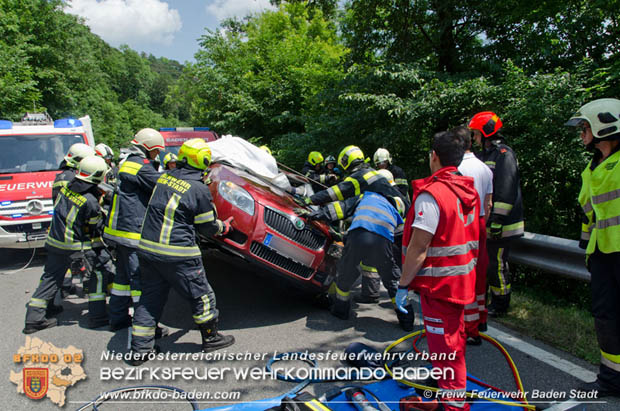 20180604 Verkehrsunfall im Helenental  Foto:  © Freiwillige Feuerwehr Baden-Stadt