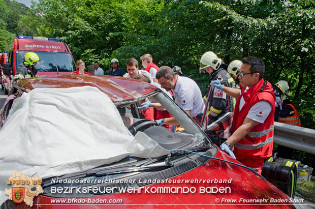 20180604 Verkehrsunfall im Helenental  Foto:  © Freiwillige Feuerwehr Baden-Stadt