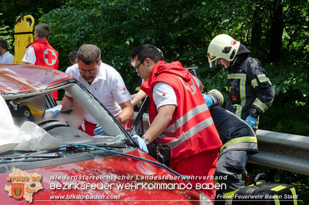 20180604 Verkehrsunfall im Helenental  Foto:  © Freiwillige Feuerwehr Baden-Stadt