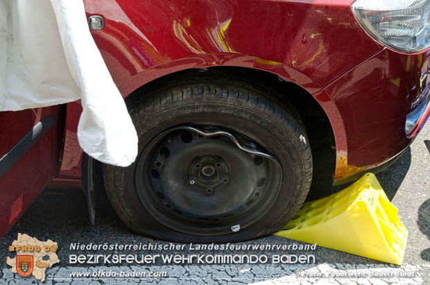 20180604 Verkehrsunfall im Helenental  Foto:  © Freiwillige Feuerwehr Baden-Stadt