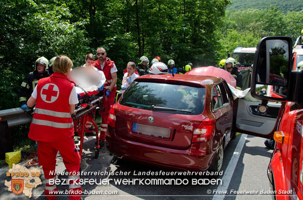20180604 Verkehrsunfall im Helenental  Foto:  © Freiwillige Feuerwehr Baden-Stadt