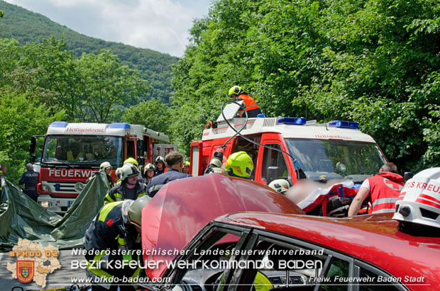 20180604 Verkehrsunfall im Helenental  Foto:  © Freiwillige Feuerwehr Baden-Stadt