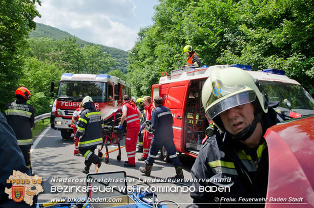 20180604 Verkehrsunfall im Helenental  Foto:  © Freiwillige Feuerwehr Baden-Stadt