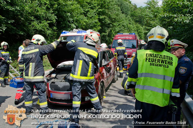 20180604 Verkehrsunfall im Helenental  Foto:  © Freiwillige Feuerwehr Baden-Stadt