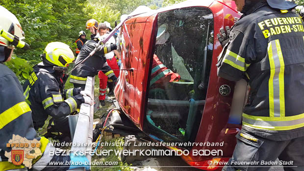 20180604 Verkehrsunfall im Helenental  Foto:  © Freiwillige Feuerwehr Baden-Stadt