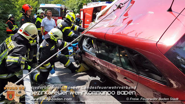 20180604 Verkehrsunfall im Helenental  Foto:  © Freiwillige Feuerwehr Baden-Stadt