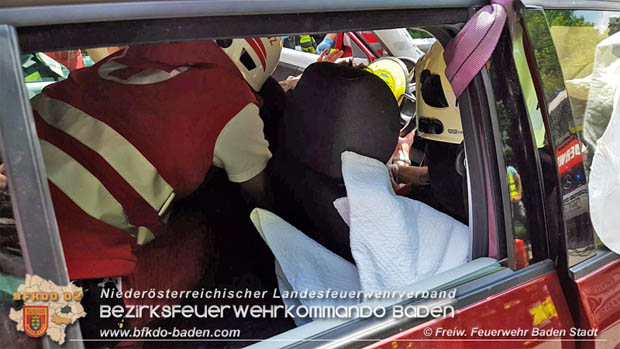 20180604 Verkehrsunfall im Helenental  Foto:  © Freiwillige Feuerwehr Baden-Stadt