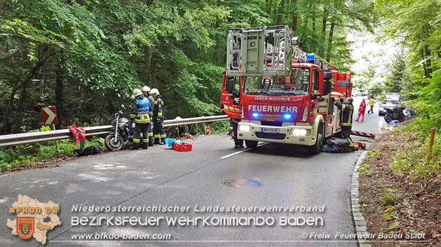 20180609 Schwerer Motorradunfall auf der L2099 Roental/Siegenfeld Foto: © FF Baden-Stadt / Stefan Schneider 20180609 Schwerer Motorradunfall auf der L2099 Roental/Siegenfeld Foto: © FF Baden-Stadt / Stefan Schneider