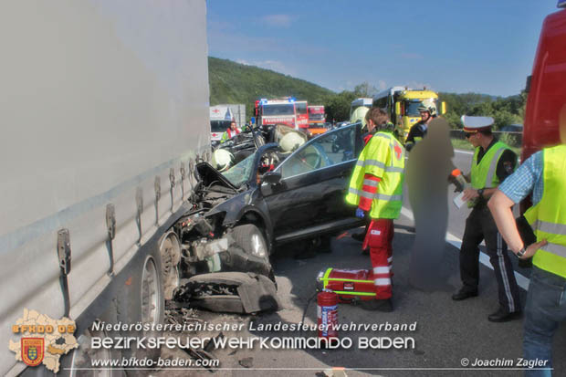 20180618 Schwerer Verkehrsunfall auf der A21 bei Alland (Bezirk Baden)  Foto: © Joachim Zagler FF Alland
