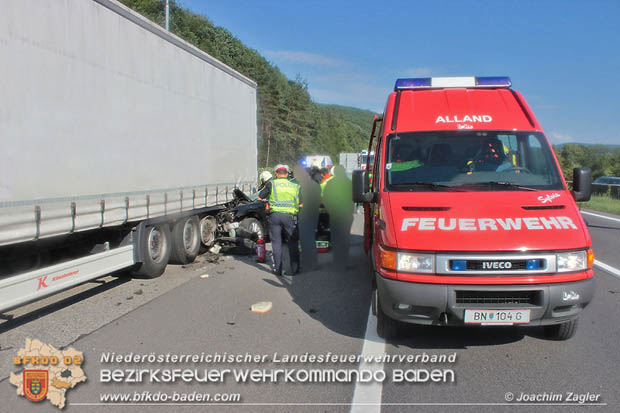 20180618 Schwerer Verkehrsunfall auf der A21 bei Alland (Bezirk Baden)  Foto: © Joachim Zagler FF Alland