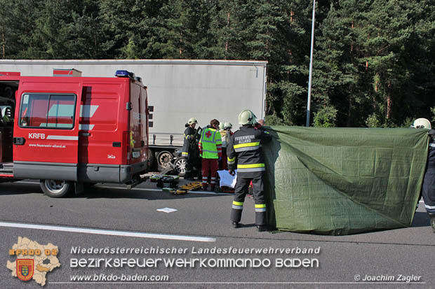 20180618 Schwerer Verkehrsunfall auf der A21 bei Alland (Bezirk Baden)  Foto: © Joachim Zagler FF Alland