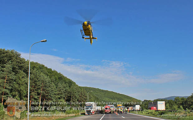 20180618 Schwerer Verkehrsunfall auf der A21 bei Alland (Bezirk Baden)  Foto: © Joachim Zagler FF Alland