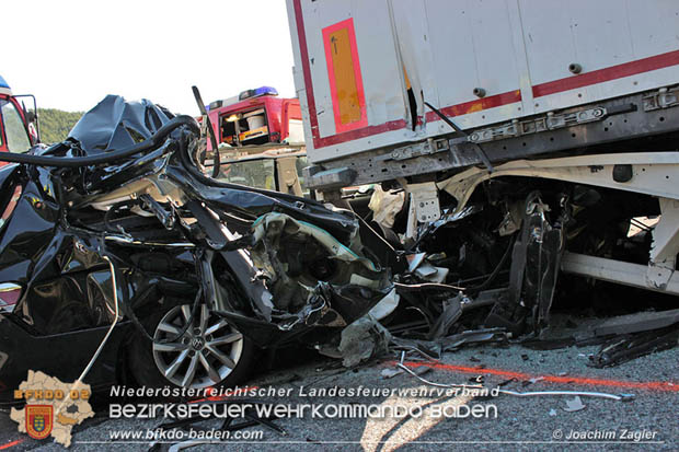 20180618 Schwerer Verkehrsunfall auf der A21 bei Alland (Bezirk Baden)  Foto: © Joachim Zagler FF Alland